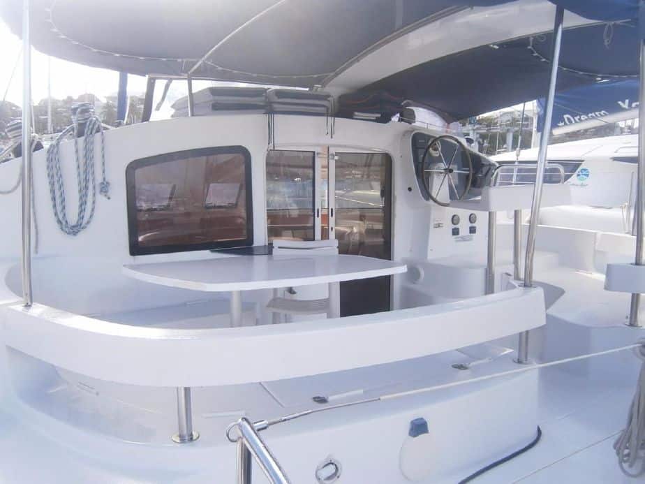 2009 FP lavezzi 40 cockpit