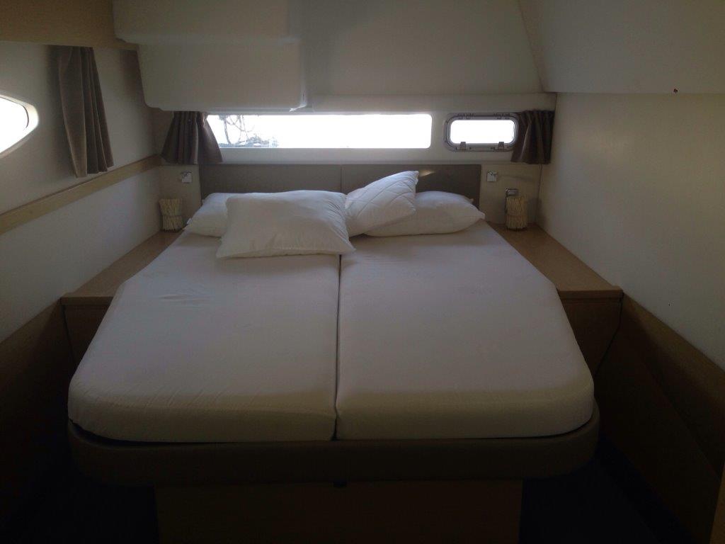 Helia 44 guest cabin