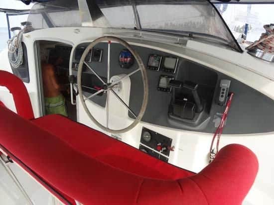 Bahia 46 helm