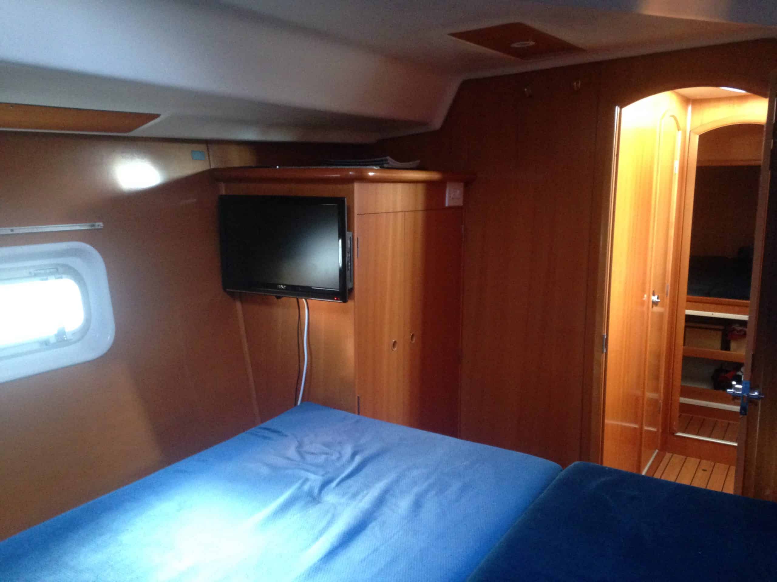 Lagoon380 cabin 4