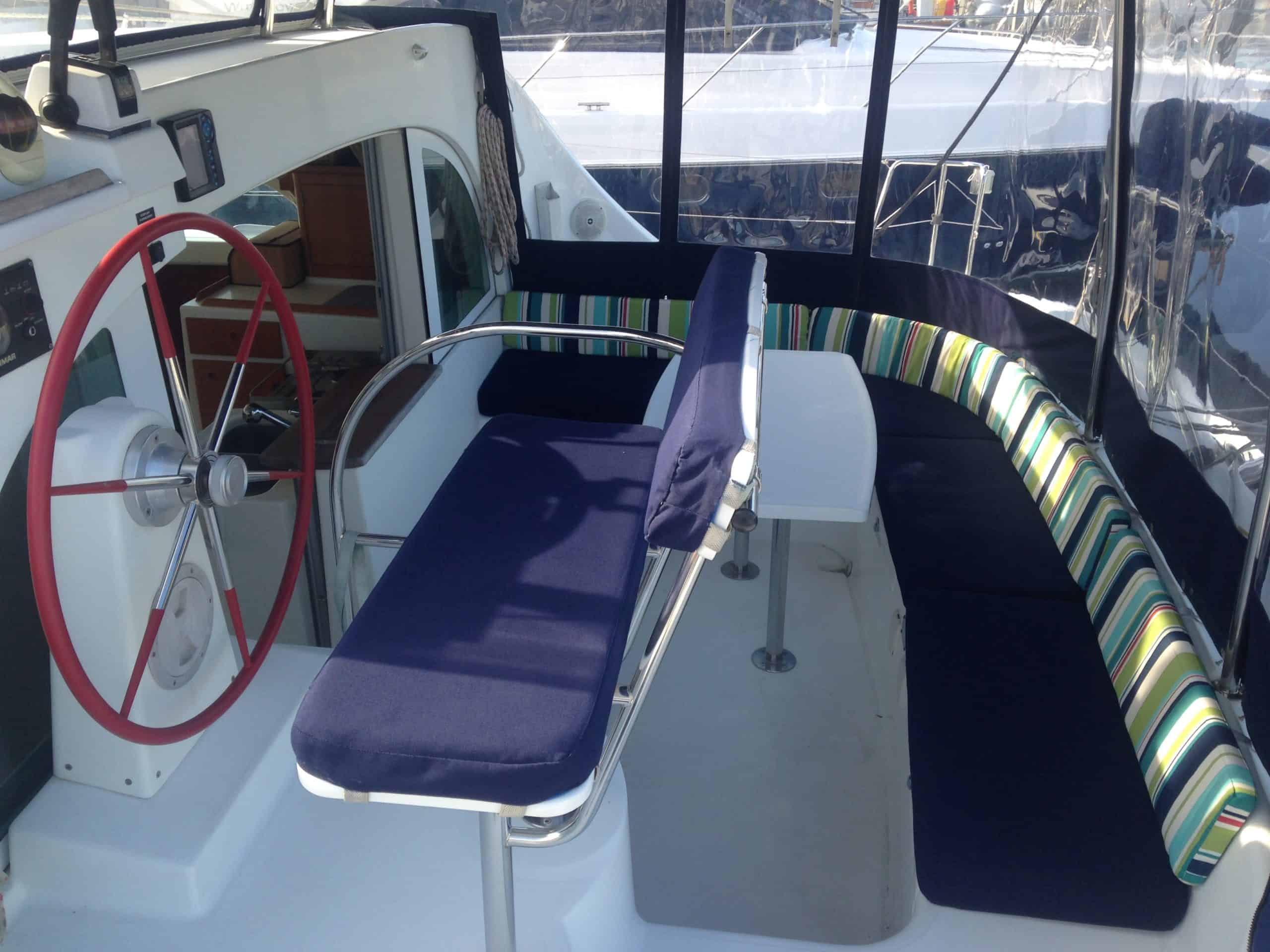 Lagoon380 helm