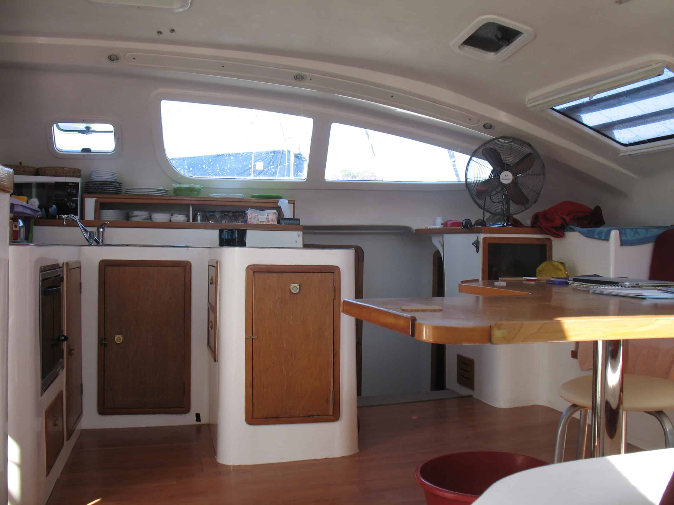 island spirit 40 saloon | The Catamaran Gurus island spirit 40 saloon