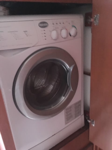 Leopard 44 washer/dryer aboard