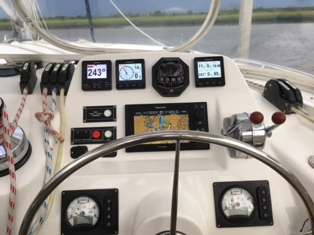 Leopard 44 helm