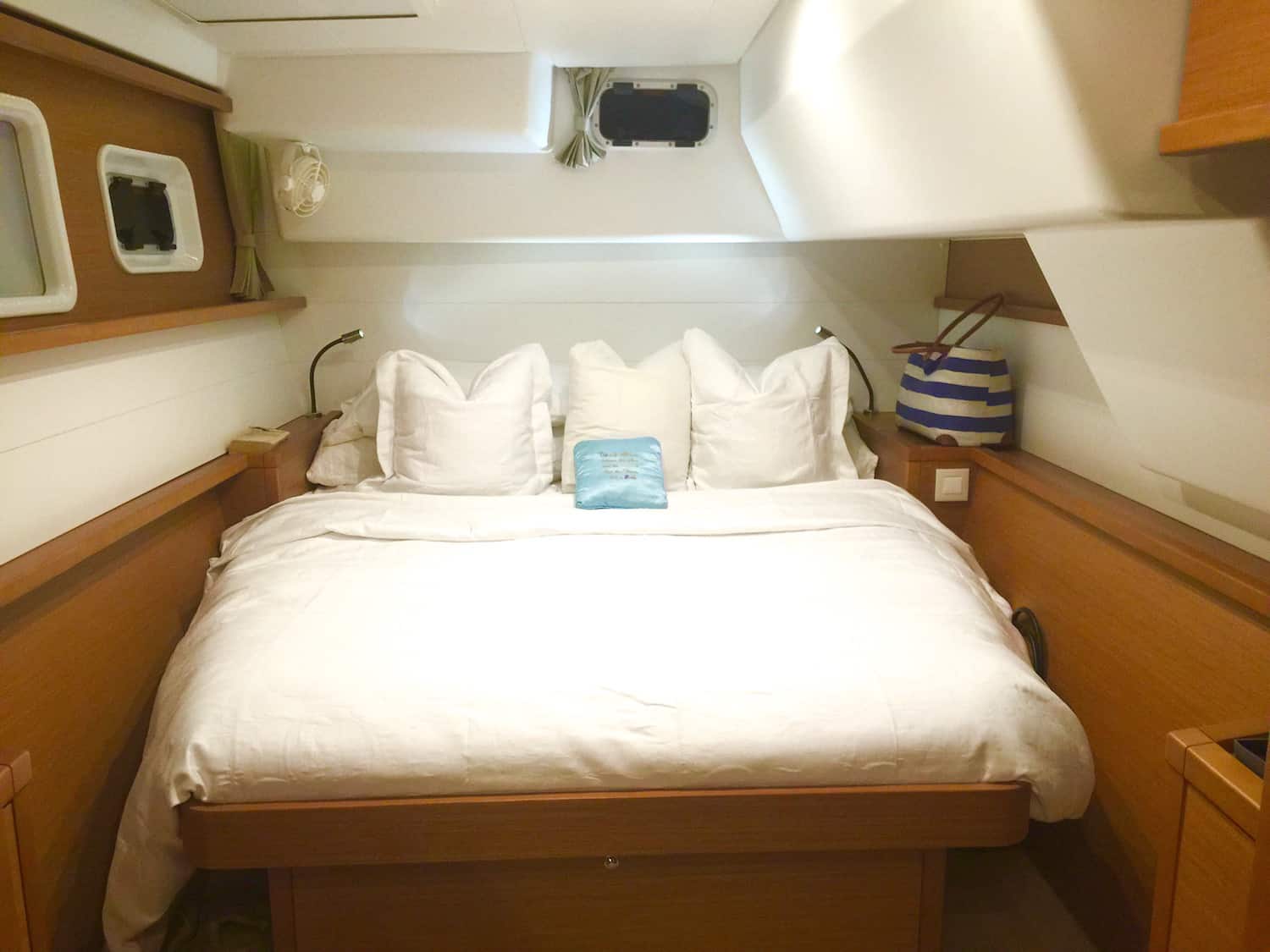 Lagoon 450 Fly Owners cabin