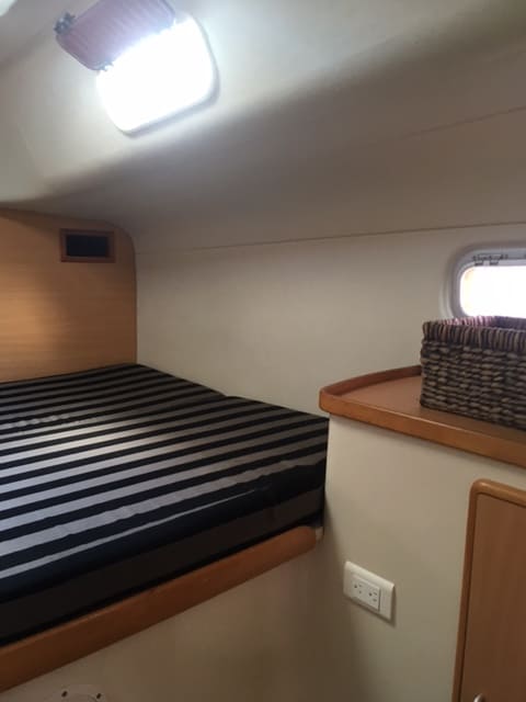fsbo 2006 leopard 43 rear cabin 2