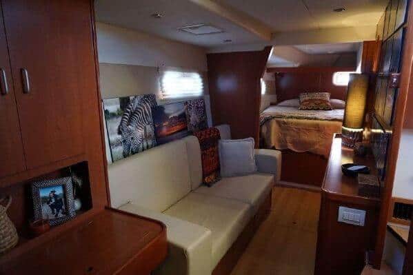 gypsies palace leopard 47pc catamaran owners suite bed
