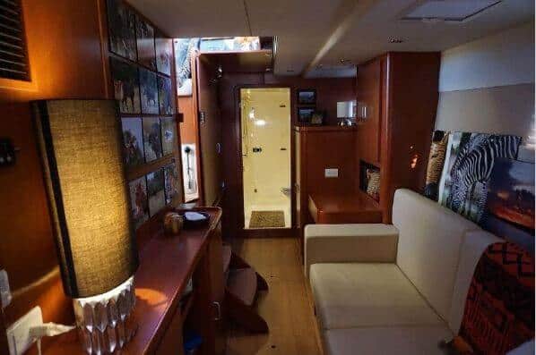 gypsies palace leopard 47pc catamaran owners suite